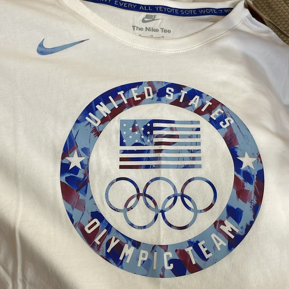 Official Nike United States Olympic team T-Shirt women’s size XL - USA 2024